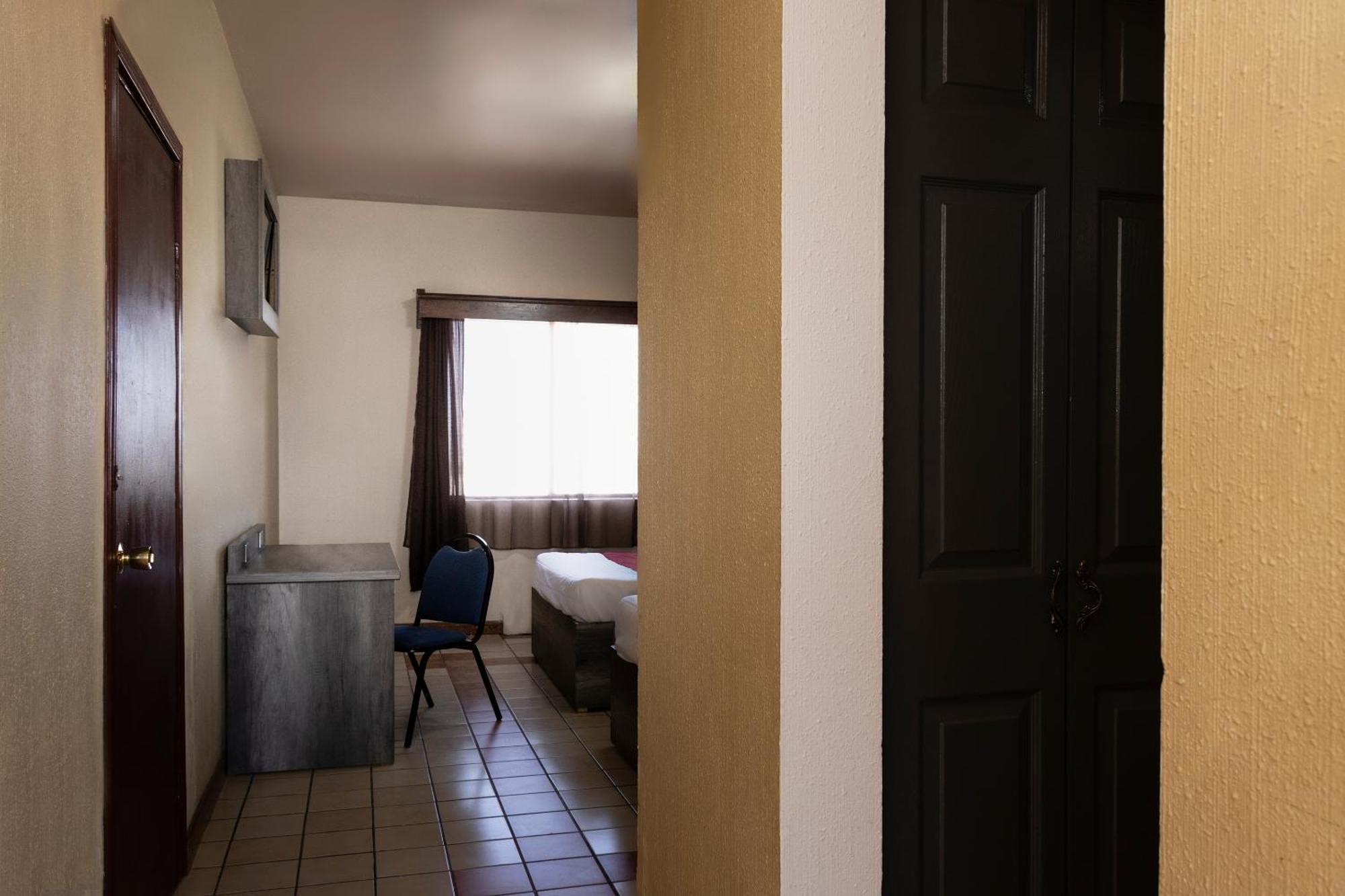 Oyo Hotel Real Del Sur, Estadio Chihuahua Exteriör bild